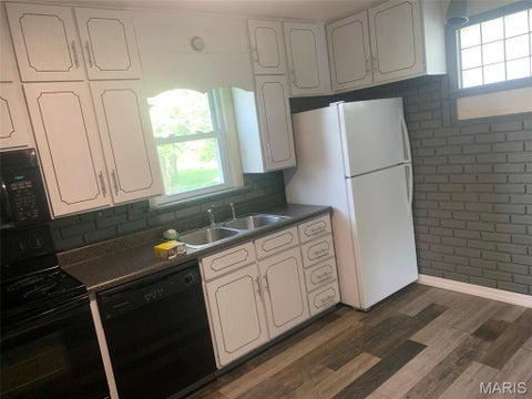 Tiny photo for 307 E Apple Avenue, Owensville, MO 65066 (MLS # 26068964)