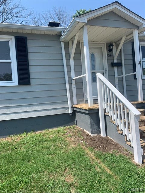 Tiny photo for 307 E Apple Avenue, Owensville, MO 65066 (MLS # 26068964)