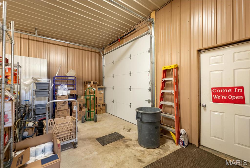 Lyon Store - Commercial Sale