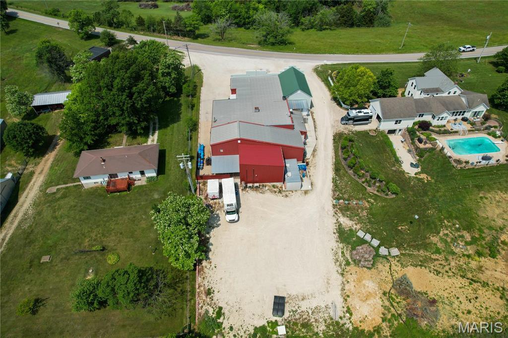 Lyon Store - Commercial Sale