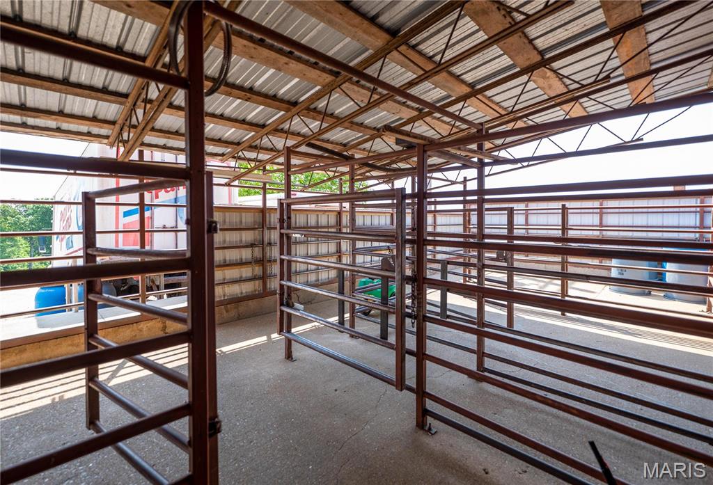 Lyon Store - Commercial Sale