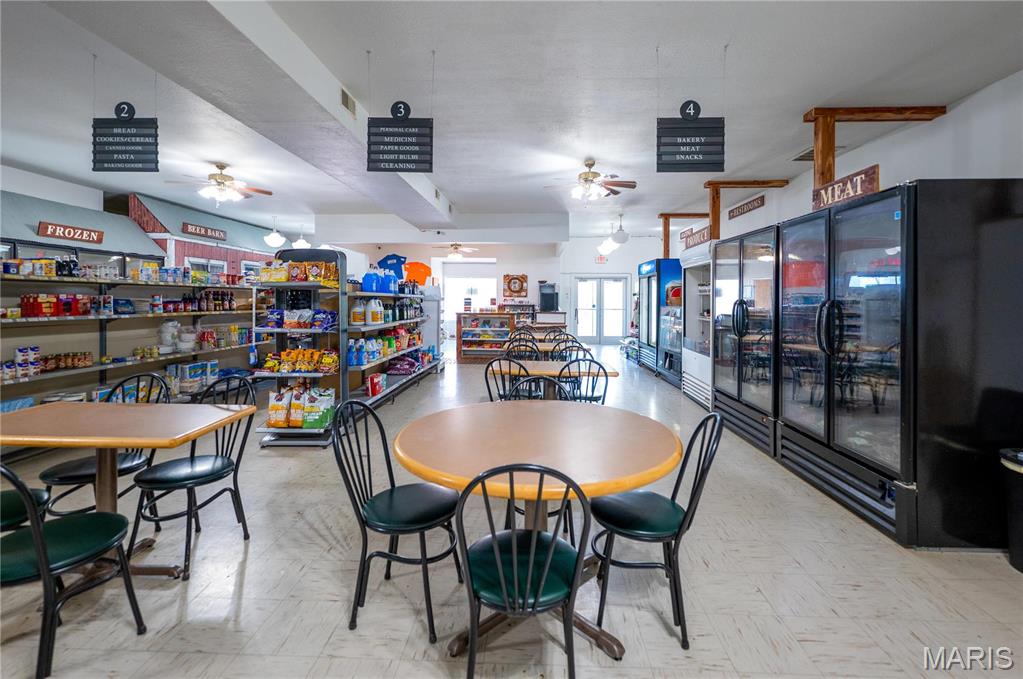 Lyon Store - Commercial Sale