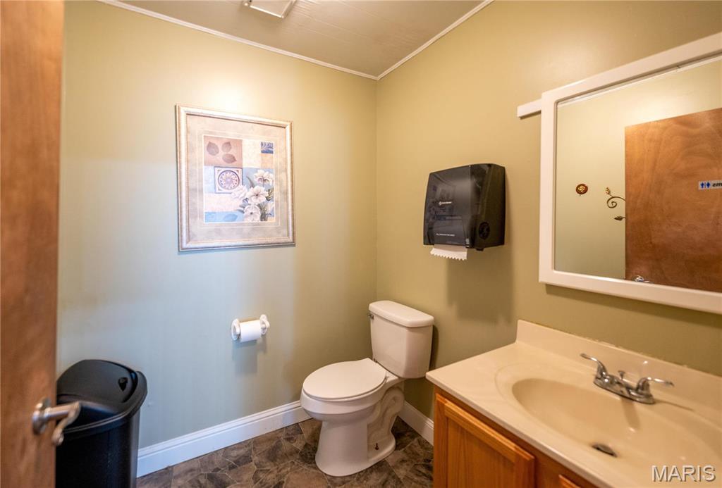 Lyon Store - Commercial Sale