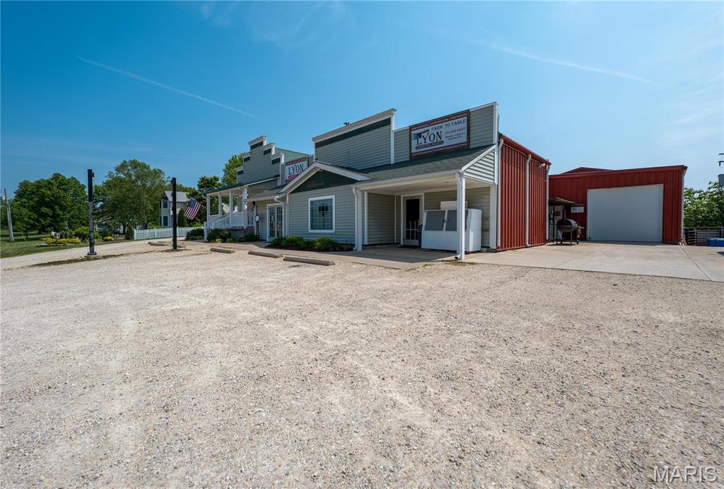 Lyon Store - Commercial Sale