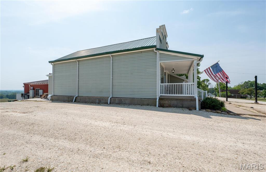 Lyon Store - Commercial Sale