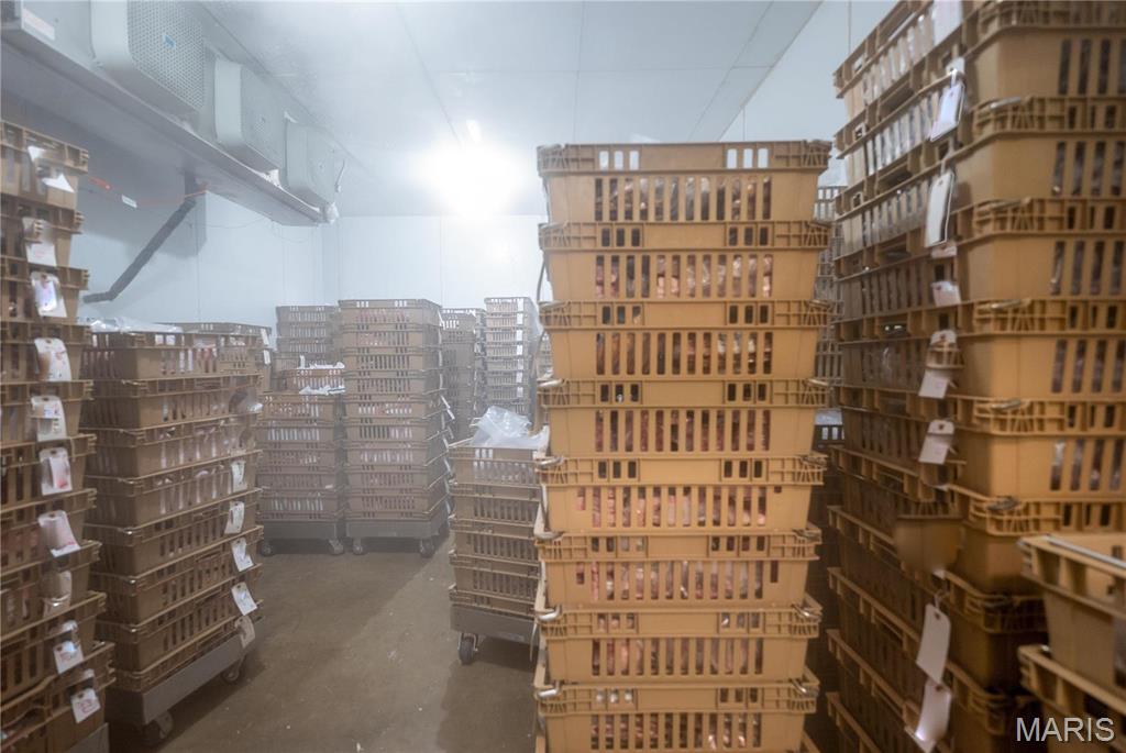 Lyon Store - Commercial Sale