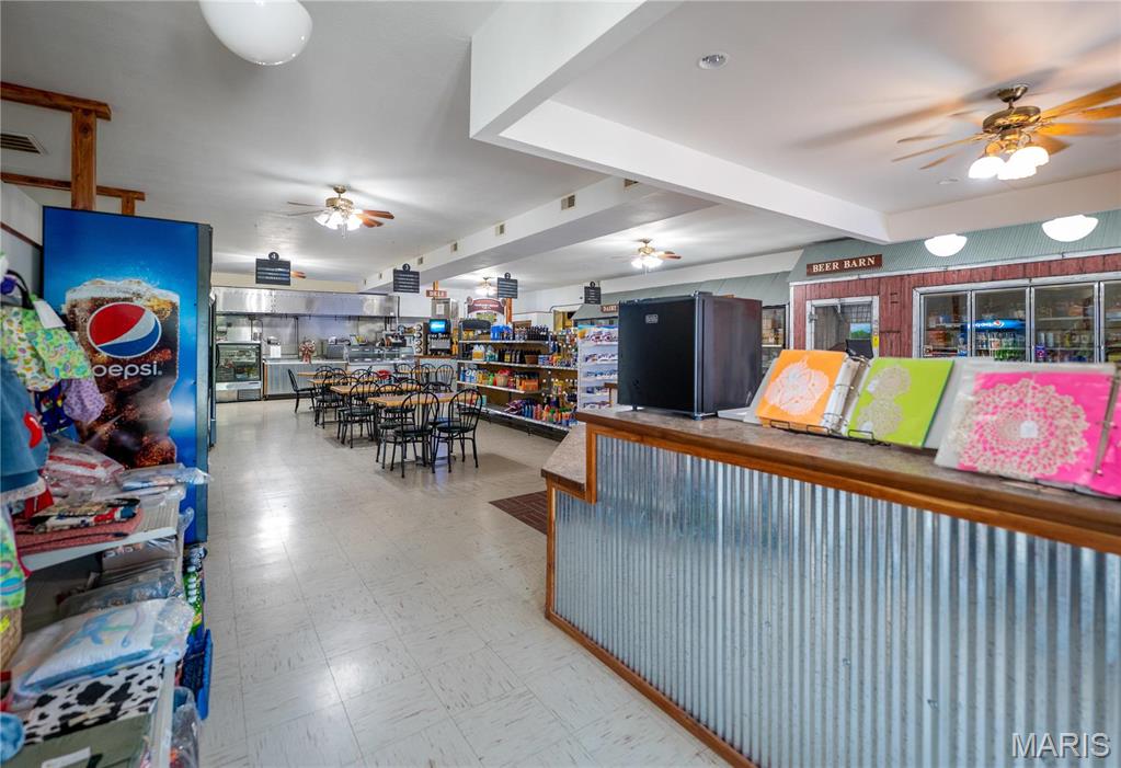 Lyon Store - Commercial Sale