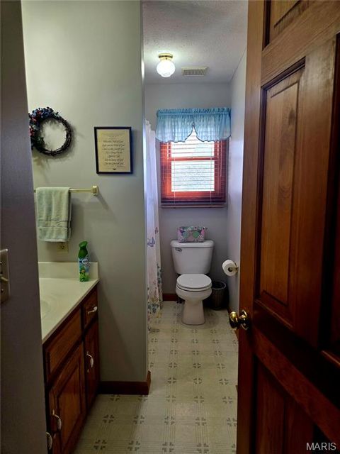 Tiny photo for 909 Daytona Drive, Lebanon, MO 65536 (MLS # 26018916)