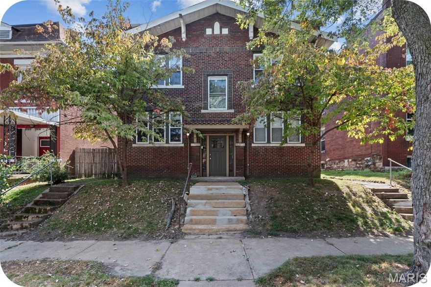 Looking to grow your portfolio in style? This 4-family in Shaw checks all the boxes. Tucked away on a quiet dead-end street yet steps from Missouri Botanical Garden, Tower Grove Park, and some of STL’s best eats, its location goals. Each of the four 2-bedroom, one bathroom units has been updated and is fully occupied—so the cash flow starts on day one. Low stress, high charm, and walkability that keeps tenants happy. Smart investors, this one’s calling your name.