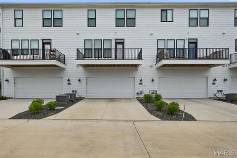 Tiny photo for 8933 Eager Road, St Louis, MO 63144 (MLS # 26019040)