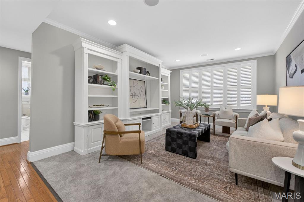 Wydown Pointe Condo - Residential