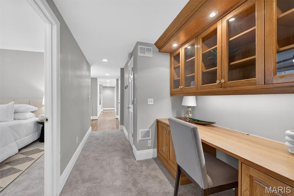 Wydown Pointe Condo - Residential