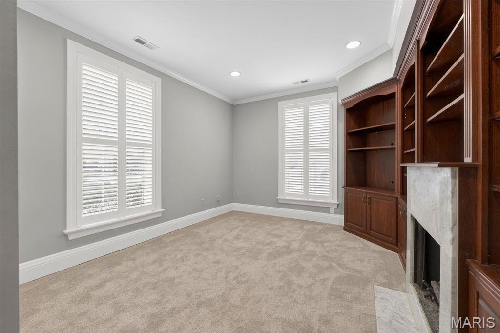 Wydown Pointe Condo - Residential