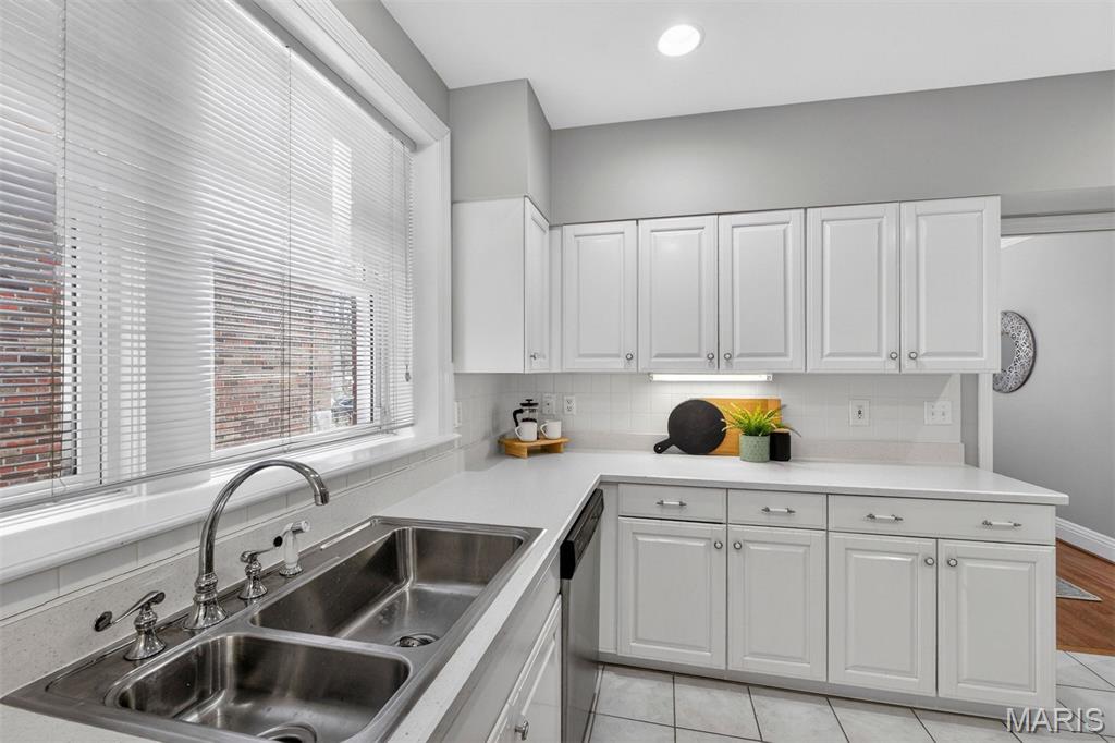 Wydown Pointe Condo - Residential