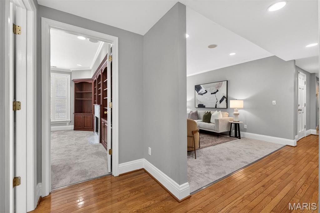 Wydown Pointe Condo - Residential