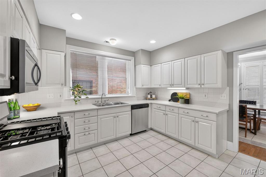 Wydown Pointe Condo - Residential