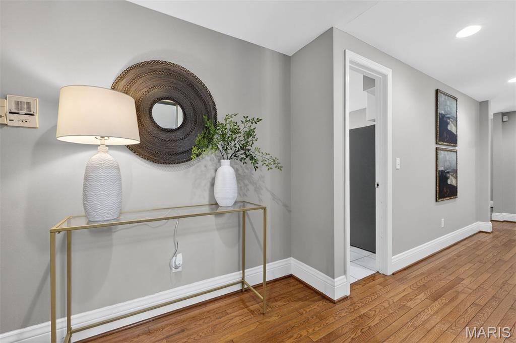 7542 Wydown Boulevard A