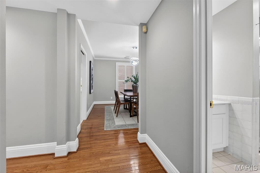 Wydown Pointe Condo - Residential