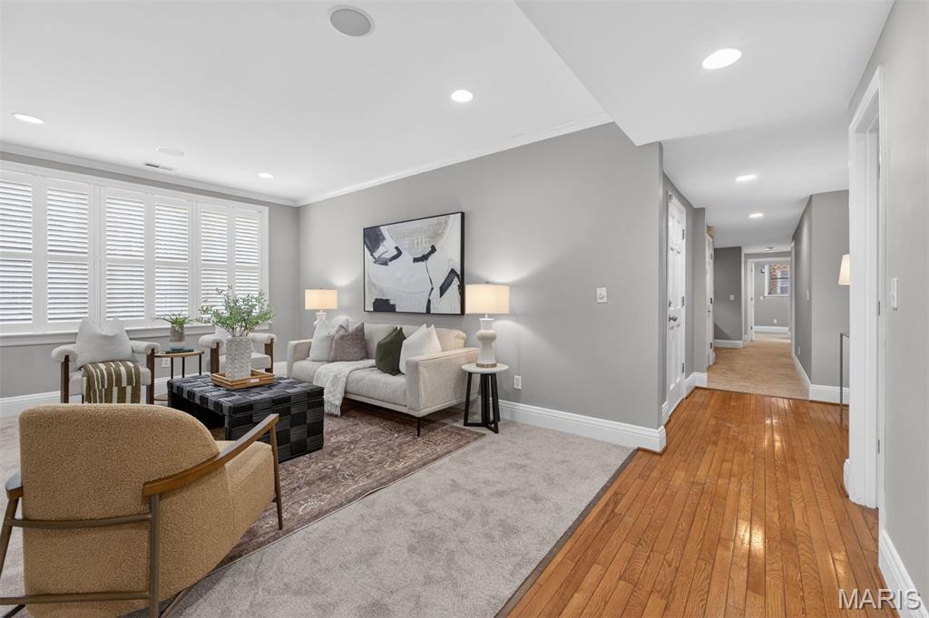 Wydown Pointe Condo - Residential