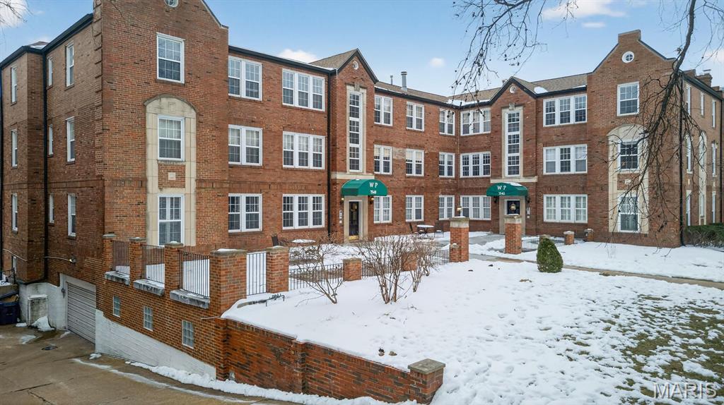 Wydown Pointe Condo - Residential