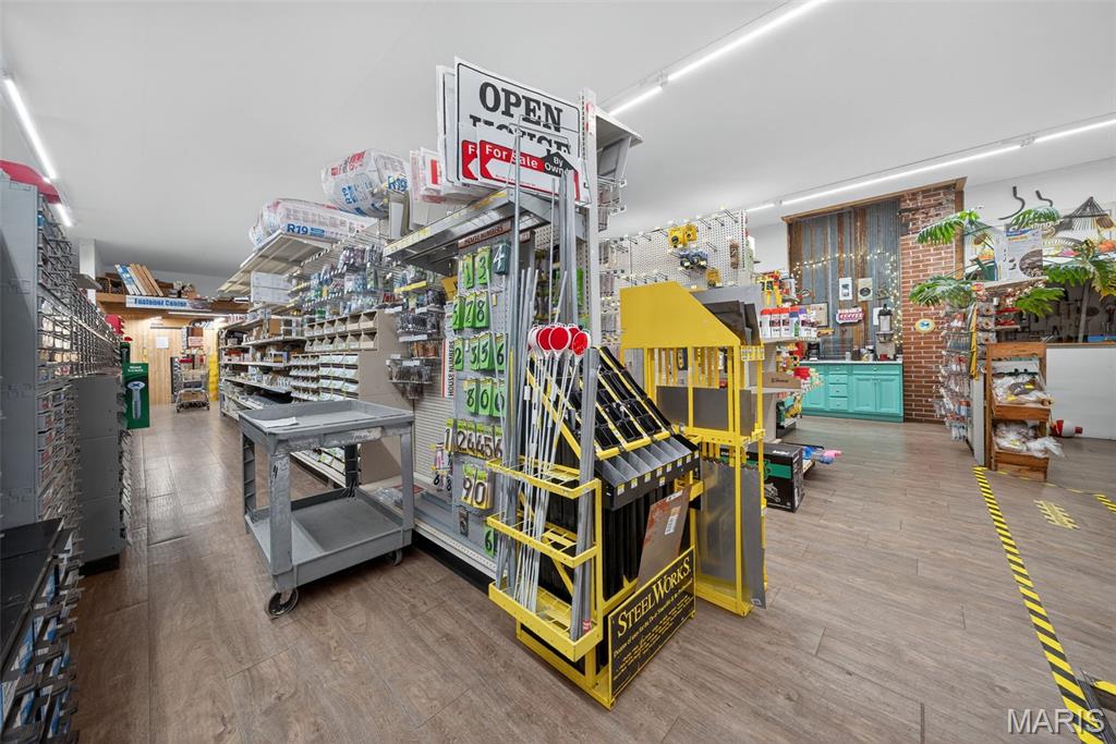 Town/Wright City - Commercial Sale
