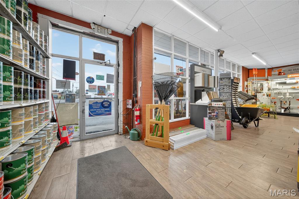 Town/Wright City - Commercial Sale