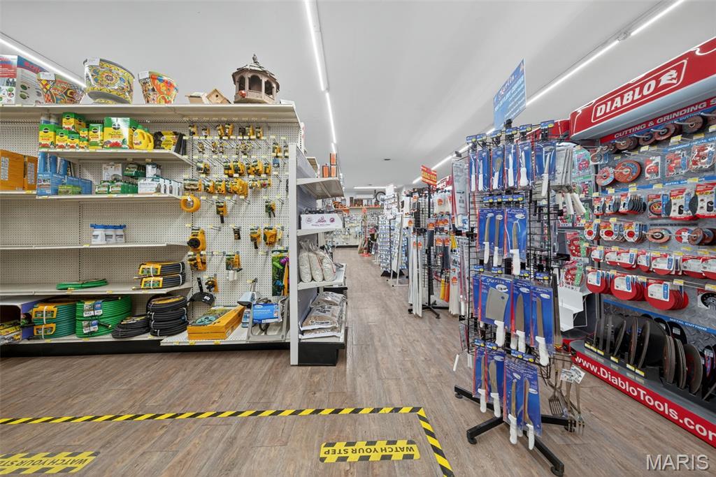 Town/Wright City - Commercial Sale