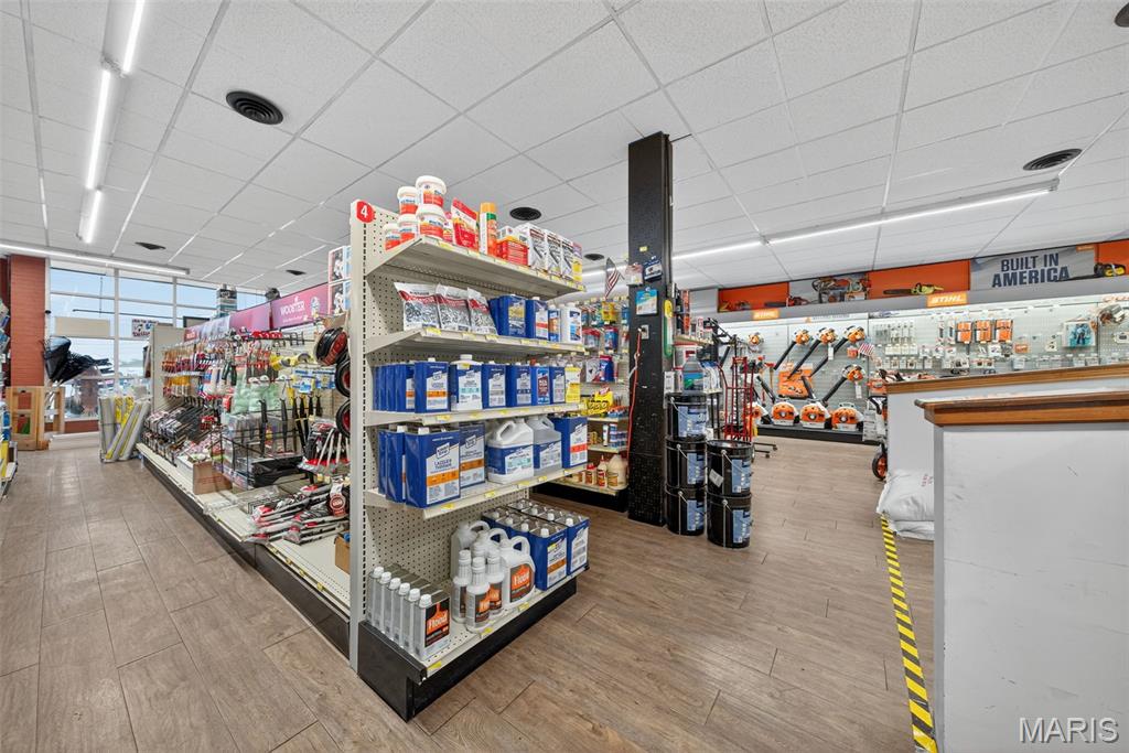 Town/Wright City - Commercial Sale
