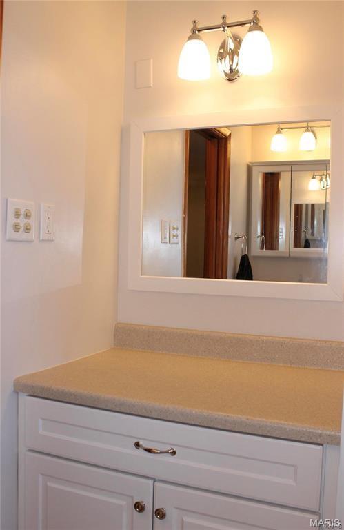 St Louis, Missouri 63114, United States, 3 Bedrooms Bedrooms, ,2 BathroomsBathrooms,Residential,Active,190701