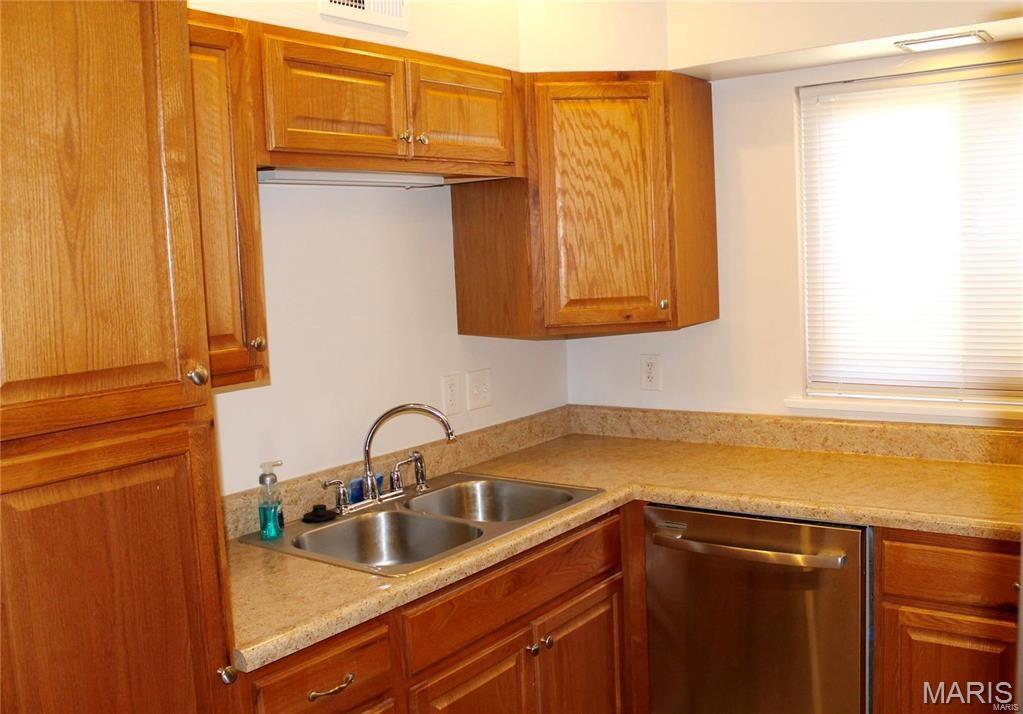 St Louis, Missouri 63114, United States, 3 Bedrooms Bedrooms, ,2 BathroomsBathrooms,Residential,Active,190701