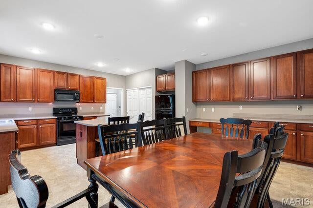 16 Golden Maples Court