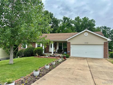 Photo of 1008 Cross Creek Drive, Imperial, MO 63052 (MLS # 26031822)