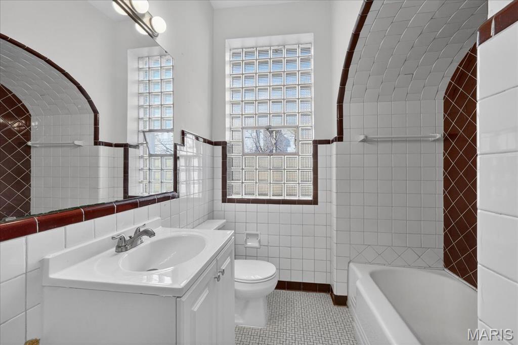 City/St Louis - Residential Income