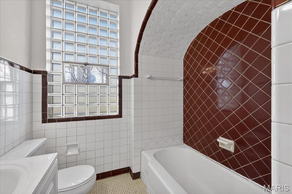 City/St Louis - Residential Income