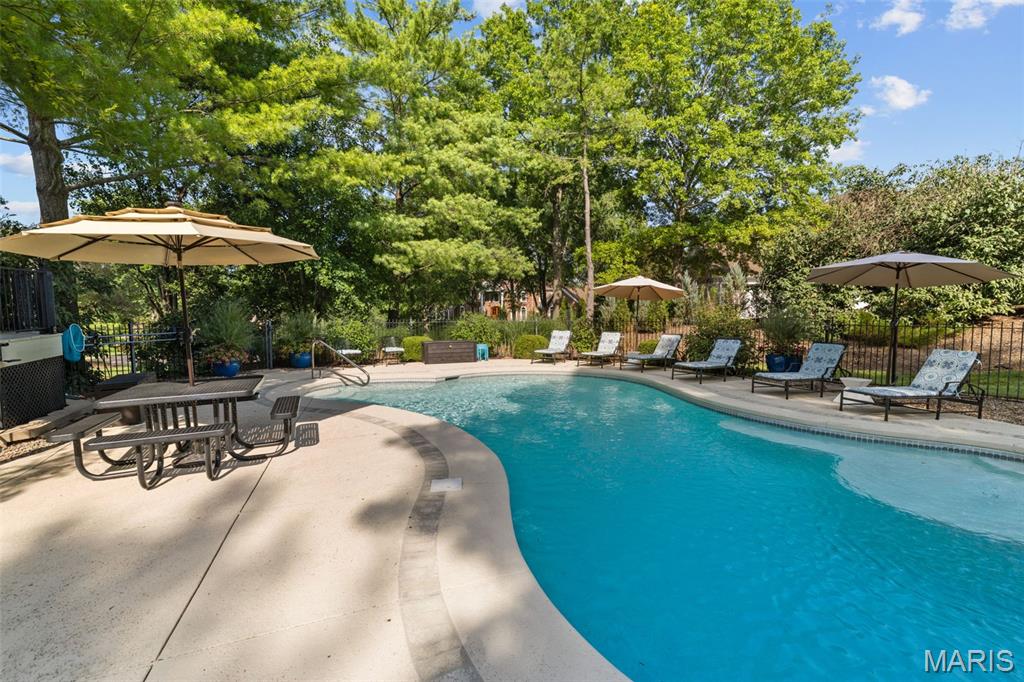 Kingspointe 2B - Residential