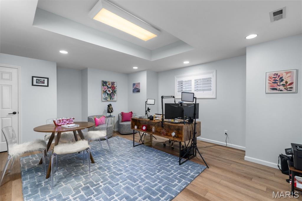 Kingspointe 2B - Residential