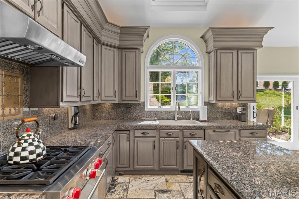 Kingspointe 2B - Residential