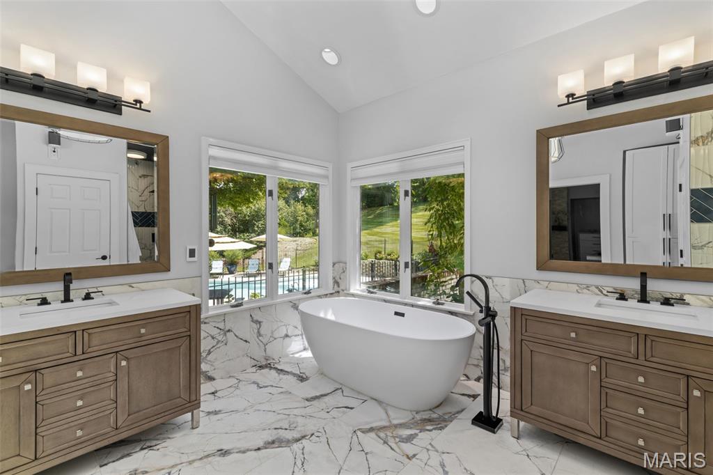 Kingspointe 2B - Residential