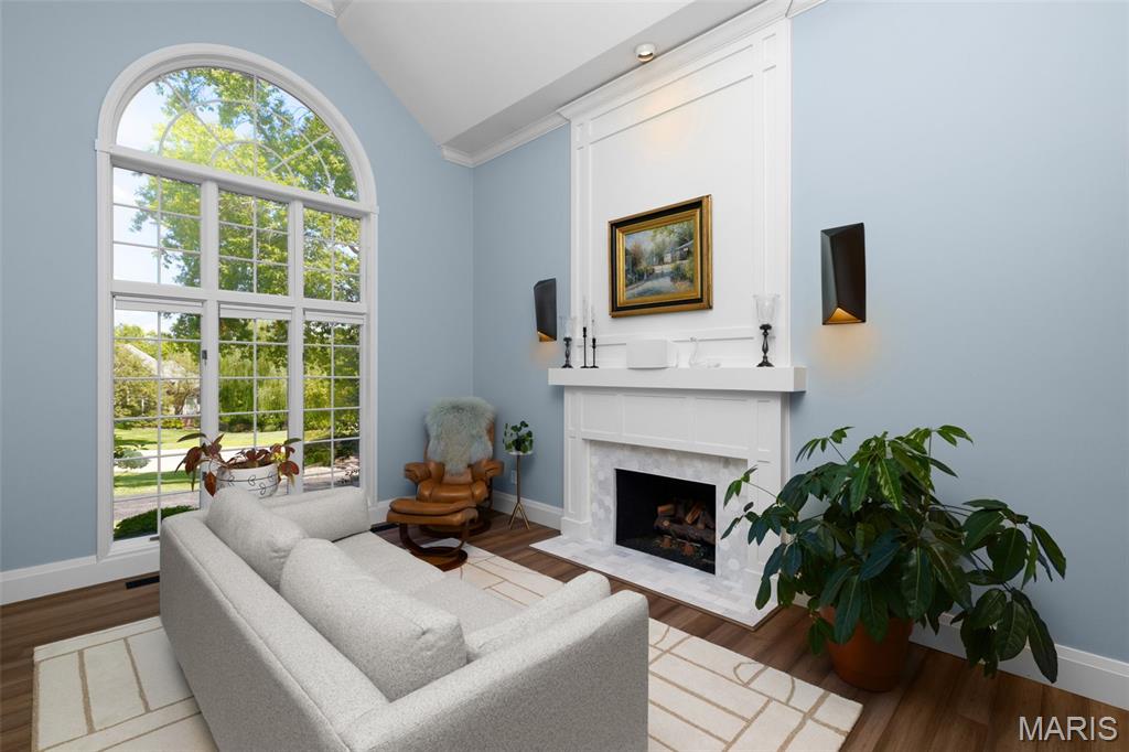 Kingspointe 2B - Residential