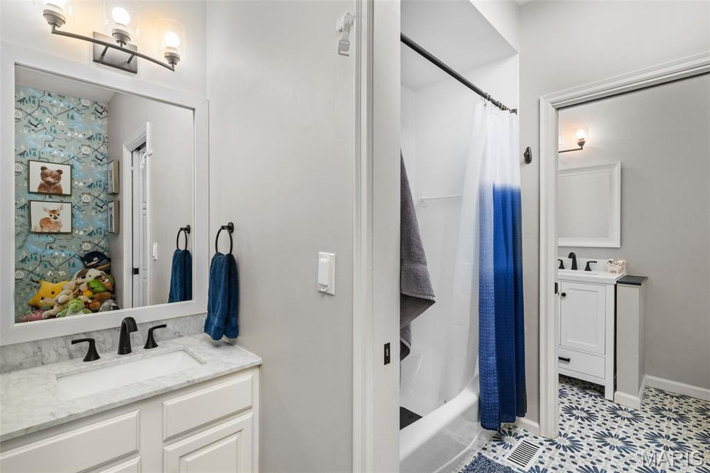 Kingspointe 2B - Residential