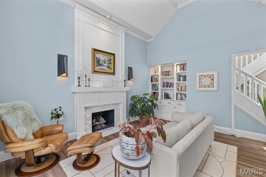 Kingspointe 2B - Residential