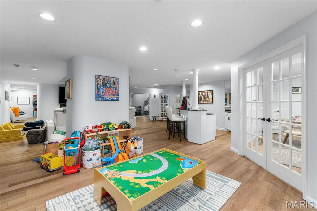 Kingspointe 2B - Residential