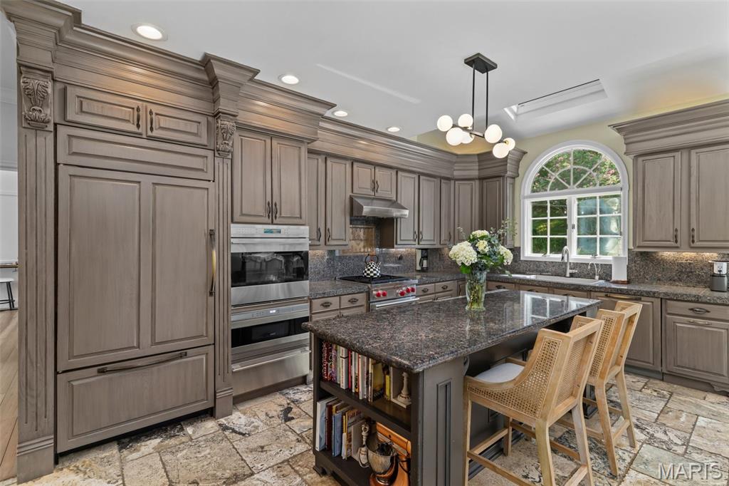 Kingspointe 2B - Residential