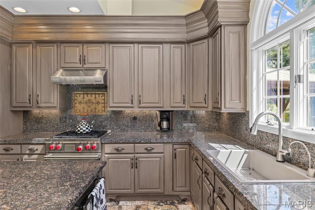 Kingspointe 2B - Residential