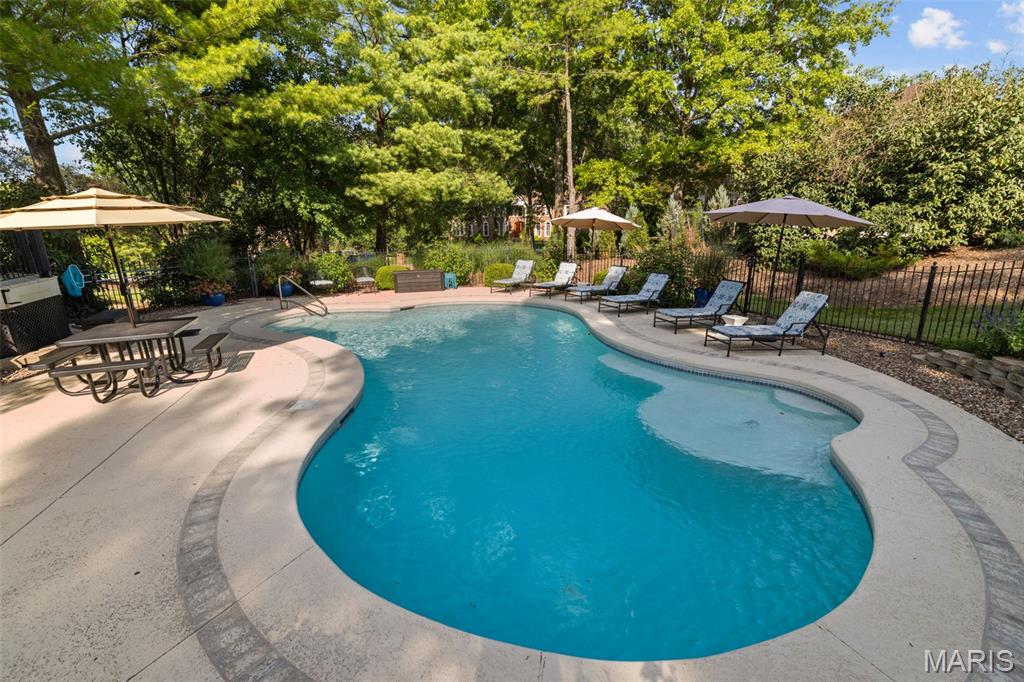 Kingspointe 2B - Residential