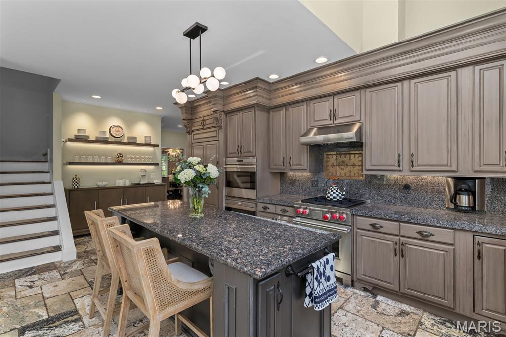 Kingspointe 2B - Residential