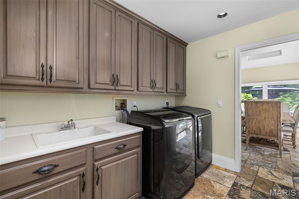 Kingspointe 2B - Residential