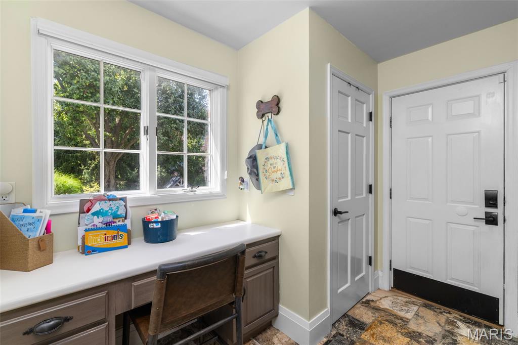 Kingspointe 2B - Residential