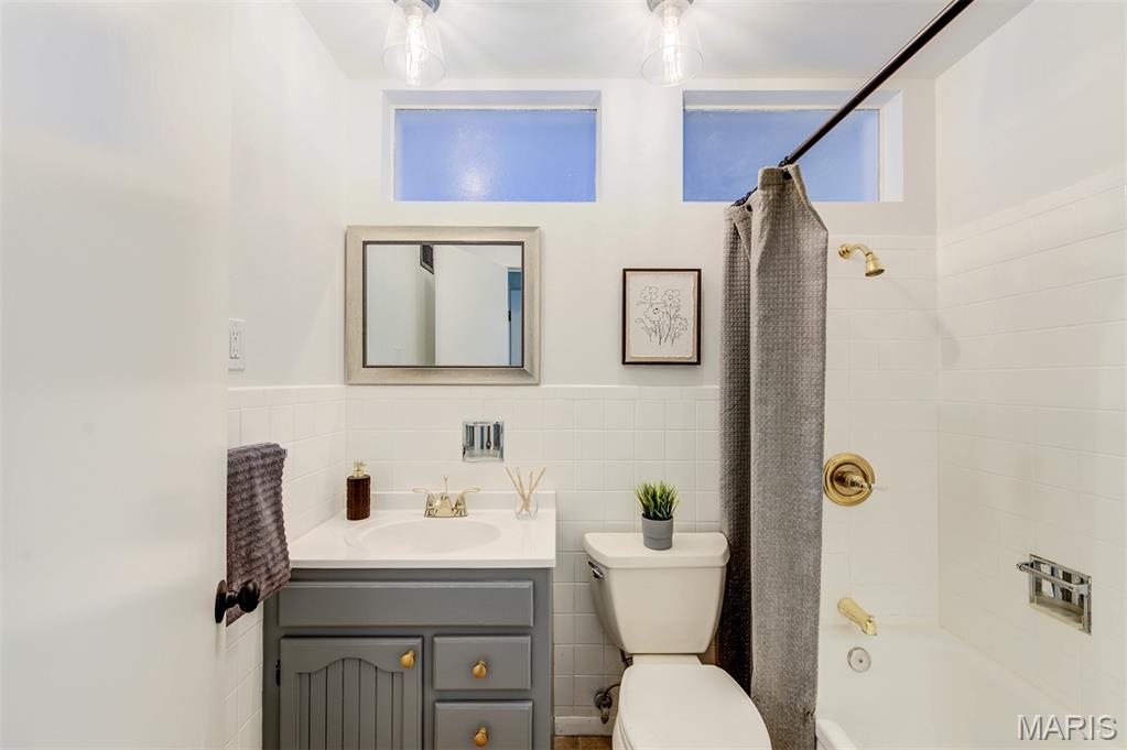 Hathaway Manor 12 - Residential