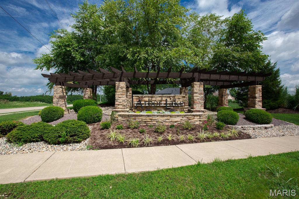 Photo 1 of 7 — 3511 S Arbor Lake Drive, Edwardsville, IL 62025